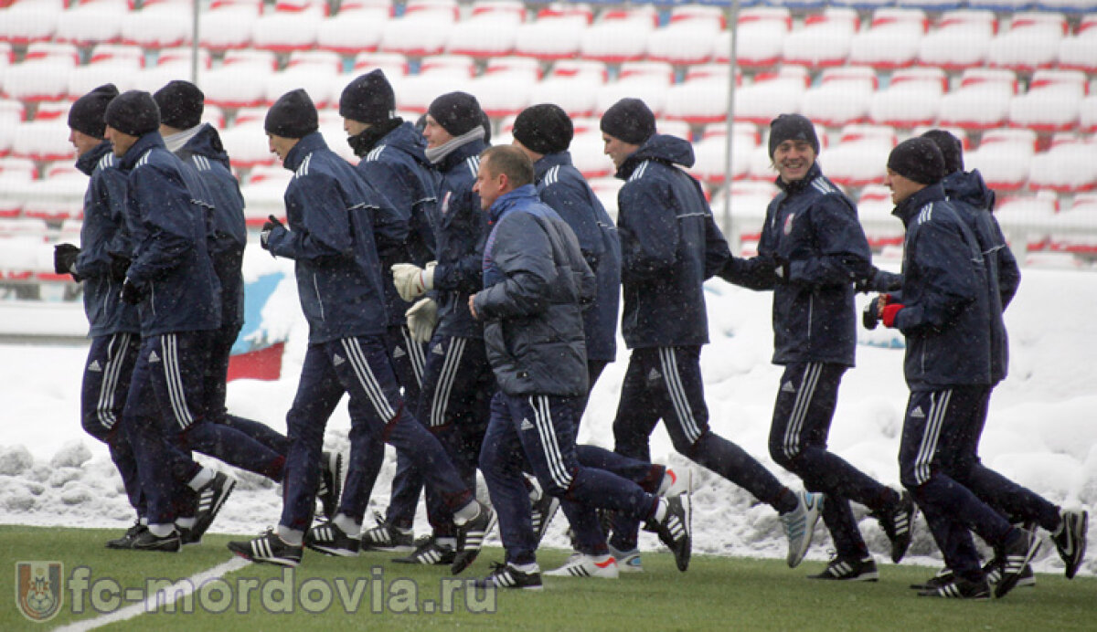 FOTO Jucătorii Mordoviei s-au temut de stricteţea lui Dorinel, dar s-au trezit cu un tehnician zîmbitor