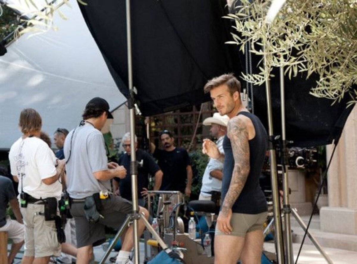 FOTO David Beckham aleargă fără haine pe străzile din Los Angeles :D