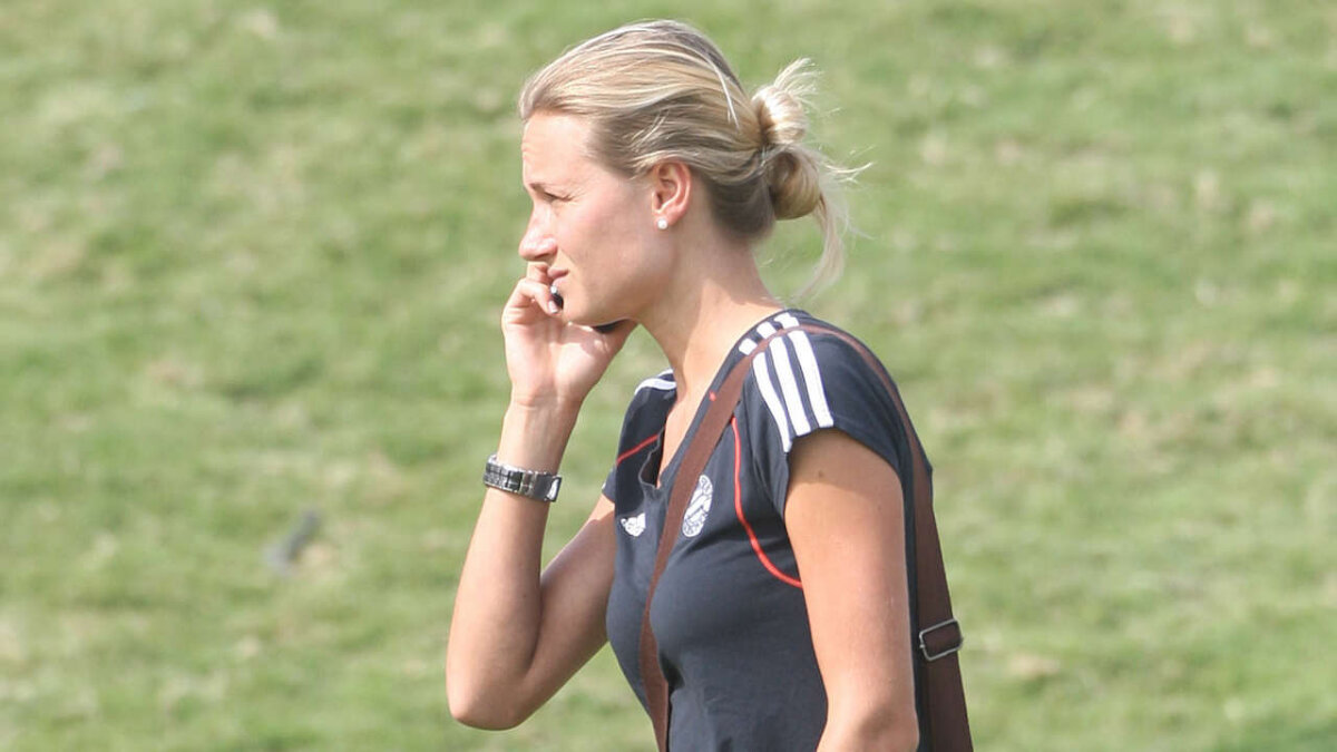 FOTO "Mache" de la Bayern » Liderul Bundesligii are un nou team manager. Omologul feminin al lui Marius Ianuli