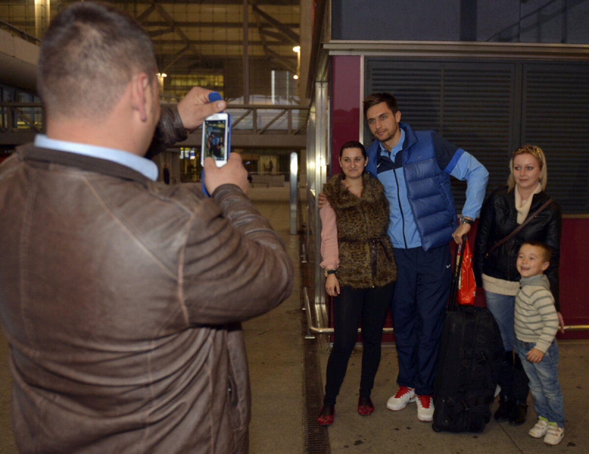 FOTO Zbor cu peripeţii » Steliştii au ajuns în Spania după o întîrziere de 35 de minute