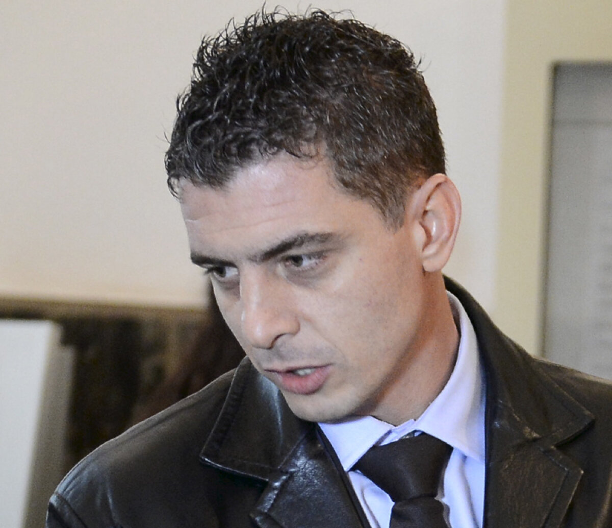 FOTO Ziua în care homosexualitatea a ajuns la tribunal: Alina către soţul ei: "Nu renunţ la Cristina!"