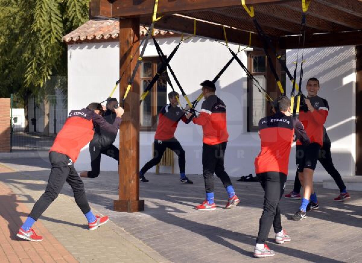 FOTO Steliştii "trag sforile" în Marbella » Thomas Neubert îi munceşte din greu pe băieţii lui Reghe