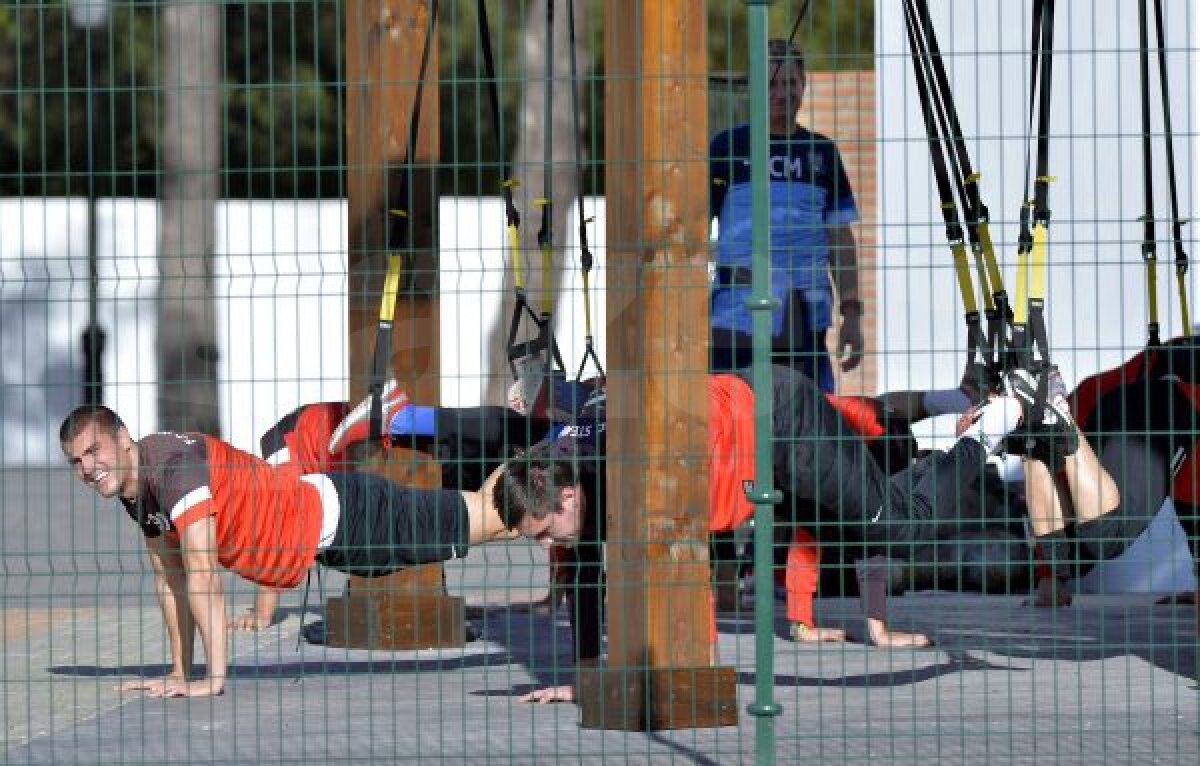 FOTO Steliştii "trag sforile" în Marbella » Thomas Neubert îi munceşte din greu pe băieţii lui Reghe