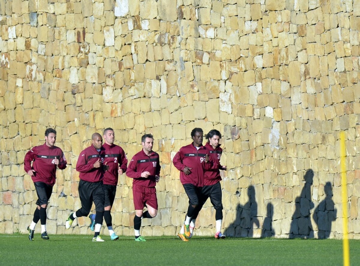 GALERIE FOTO » Paulo Sergio nu-i Reghe! Antrenamente relaxante pentru jucătorii campioanei