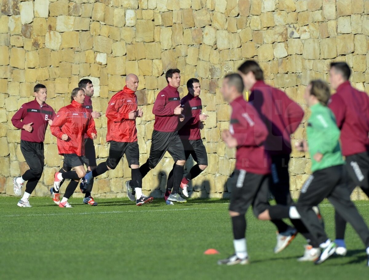 GALERIE FOTO » Paulo Sergio nu-i Reghe! Antrenamente relaxante pentru jucătorii campioanei