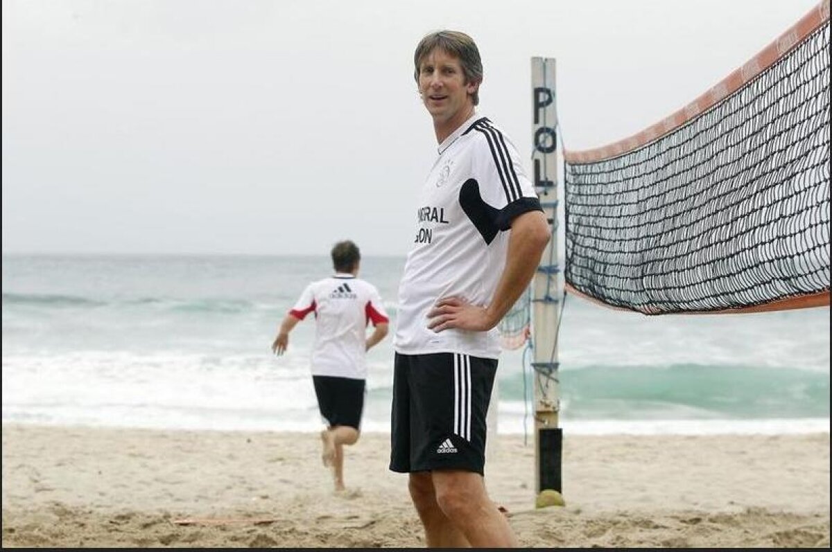FOTO Van der Sar reîncărcat » Surpriza lui De Boer la Ajax: directorul de marketing e în mare formă! :)