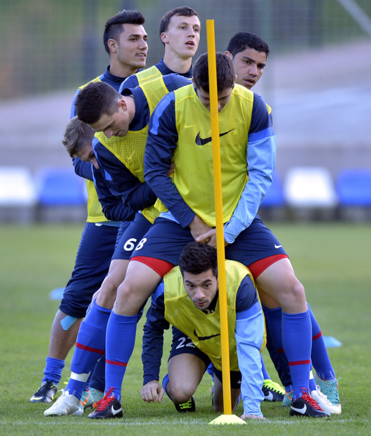 Epuizare amuzantă » Reghe foloseşte la Steaua exerciţii pe cît de distractive, pe atît de solicitante