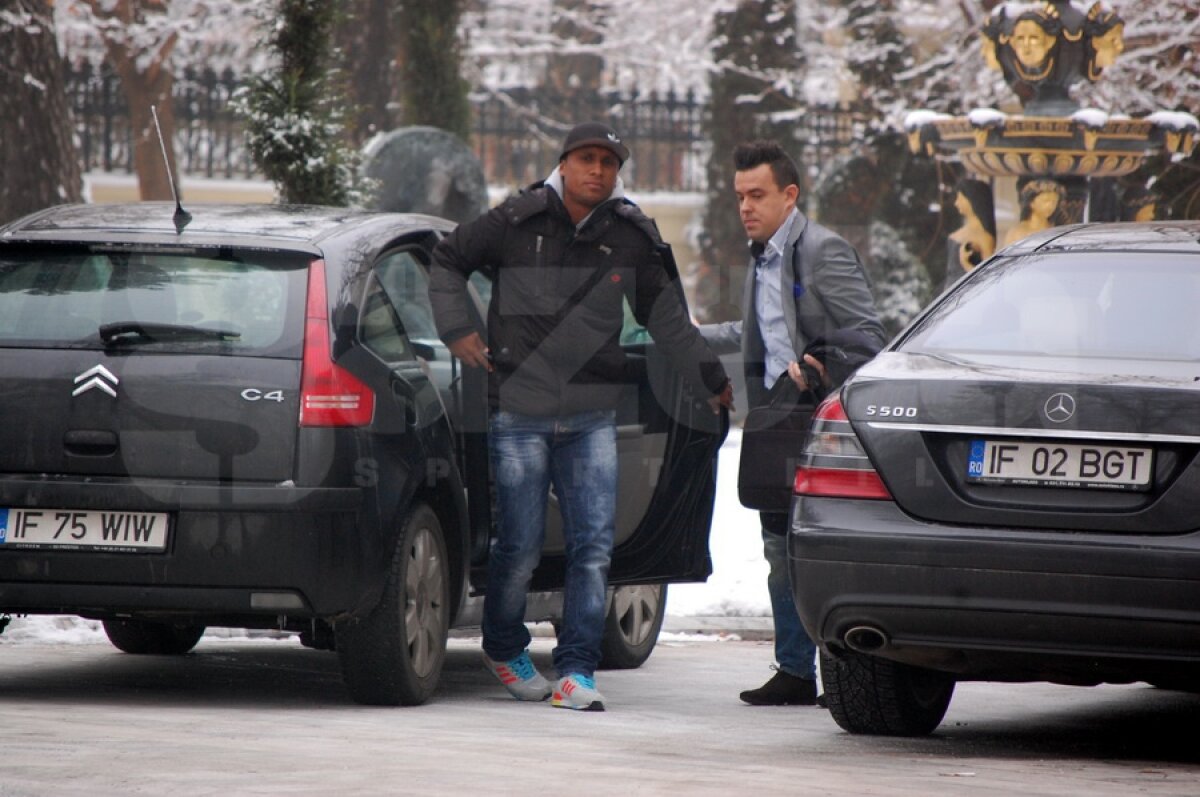 FOTO EXCLUSIV Negocieri încheiate la  palat » Tatu a semnat cu Steaua: "O să fie titular!"