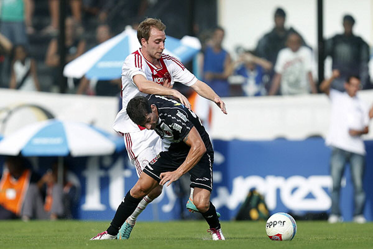 VIDEO Loviţi la faze fixe! » Ajax a pierdut testul cu Vasco da Gama (0-1) şi a dezvăluit slăbiciunea echipei