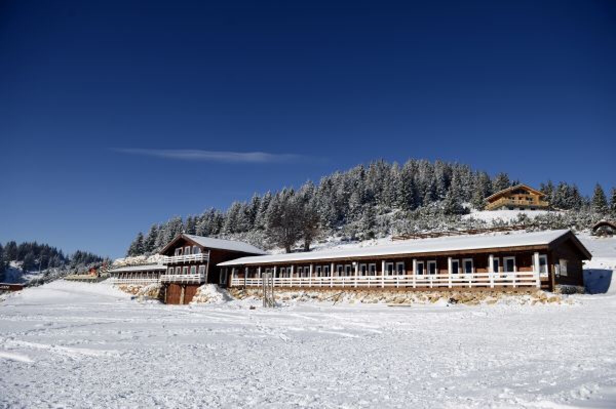 Straniu în munţi » Singura pîrtie privată de biatlon din lume există aici, în România