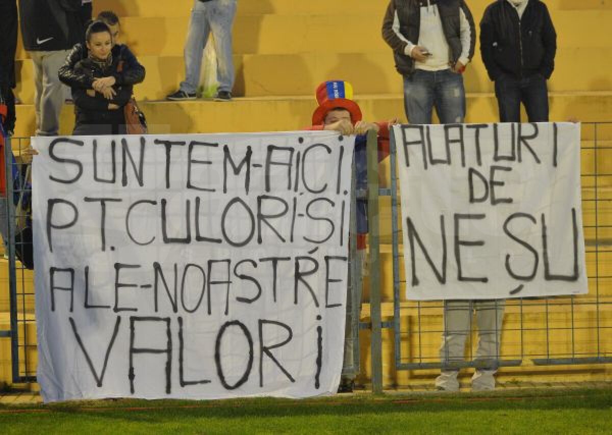 FOTO Peste tot acasă » Roş-albaştrii au fost susţinuţi la meciul cu Celtic de 200 de fani