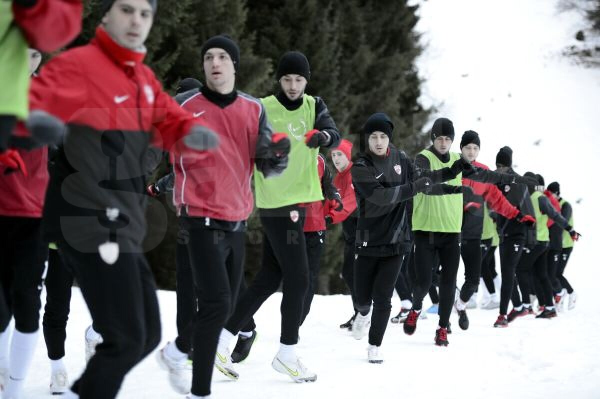 FOTO Efort cu zîmbetul pe buze » "Cîinii" au testat pantele din Poiană