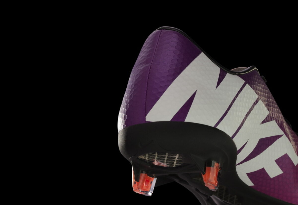 Mercurial Vapor IX oferă performanţă şi viteză explozivă pentru cei mai rapizi jucători din lume