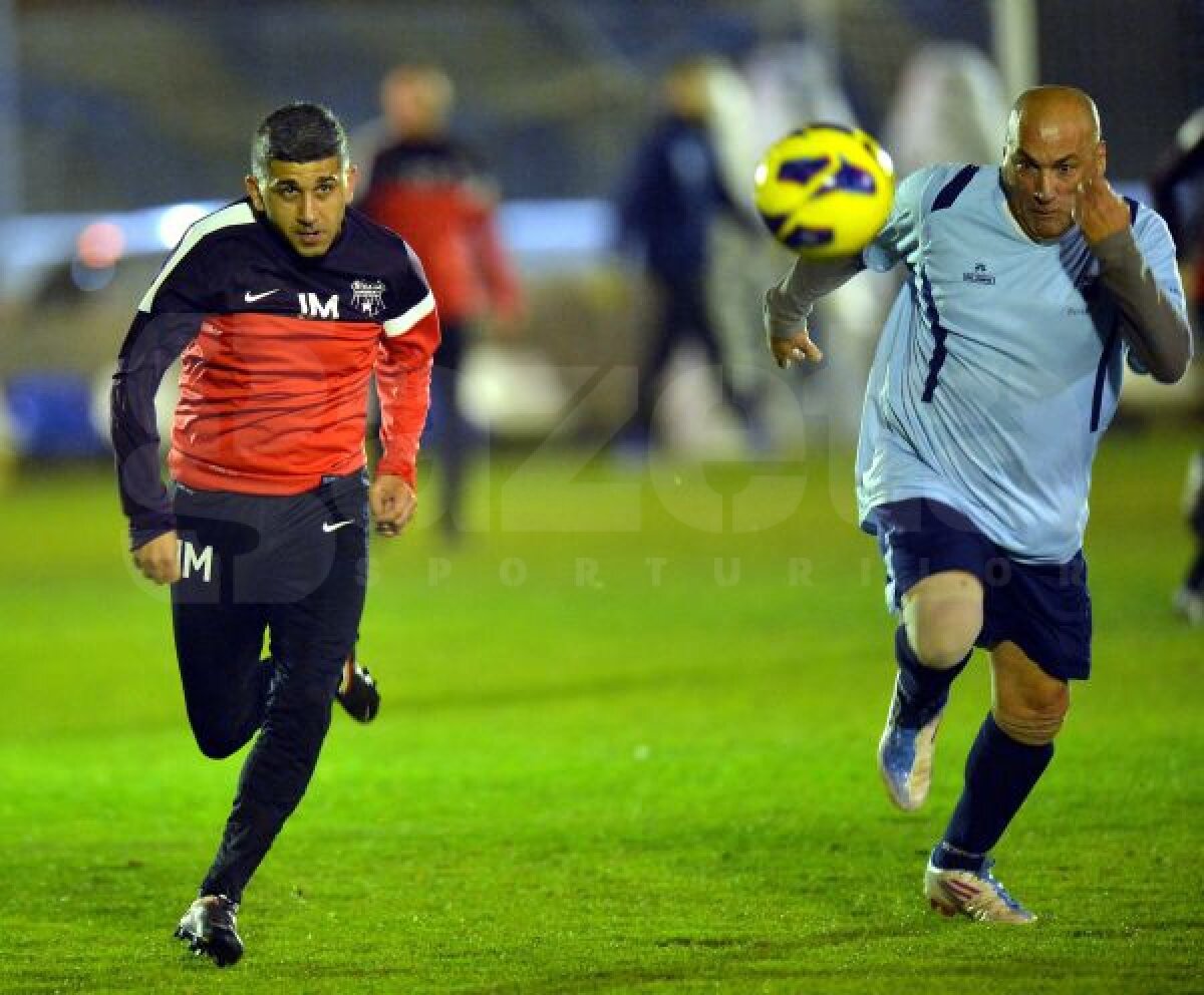FOTO Reghe poate! :D » Tehnicianul Stelei a fost în mare formă la un amical cu amatorii din Benahavis