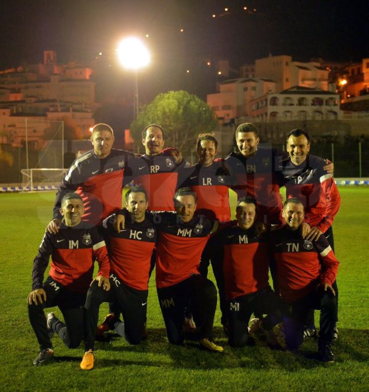 FOTO Reghe poate! :D » Tehnicianul Stelei a fost în mare formă la un amical cu amatorii din Benahavis