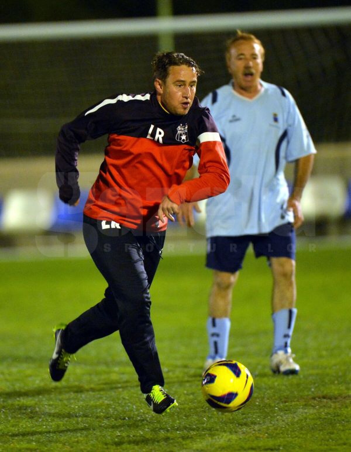 FOTO Reghe poate! :D » Tehnicianul Stelei a fost în mare formă la un amical cu amatorii din Benahavis