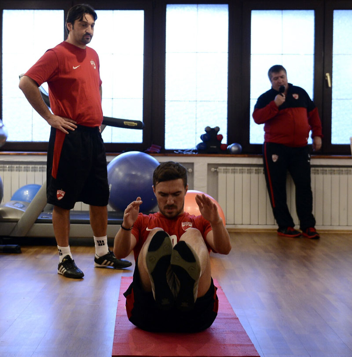 FOTO Fiarele » Faceţi cunoştinţă cu aparatele care îi chinuiesc pe elevii lui Ţălnar