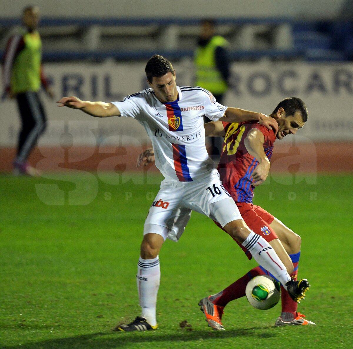 VIDEO şi FOTO Steaua - Basel 1-1 » Roş-albaştrii au fost egalaţi în ultimul minut