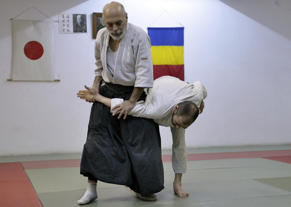 FOTO Părintele aikidoului din România vorbeşte depre începutul acestor arte maţiale: "7 ani ne-am antrenat prin garaje şi parcuri"