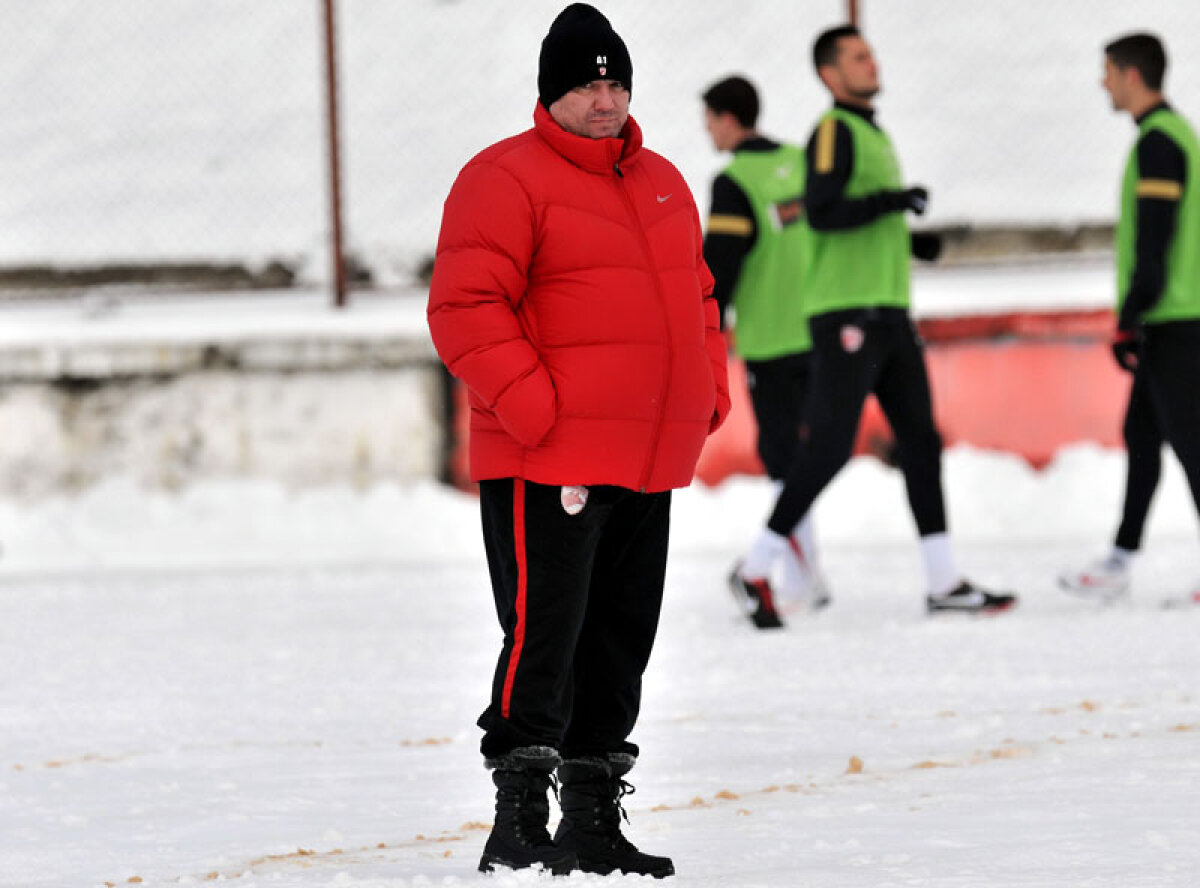 FOTO "Haita" dezlănţuită » Dinamo s-a distrat în amicalul cu FC Rîşnov, scor 8-1. Cristea a marcat o triplă