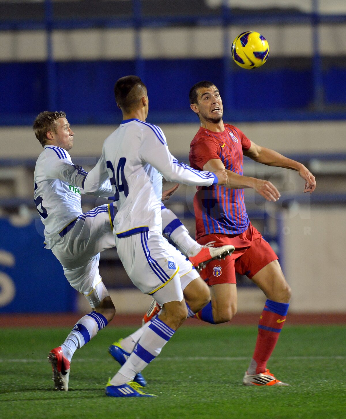 FOTO şi VIDEO Steaua - Dinamo Kiev 2-0 » Roş-albaştrii s-au impus clar în faţa vicecampioanei Ucrainei