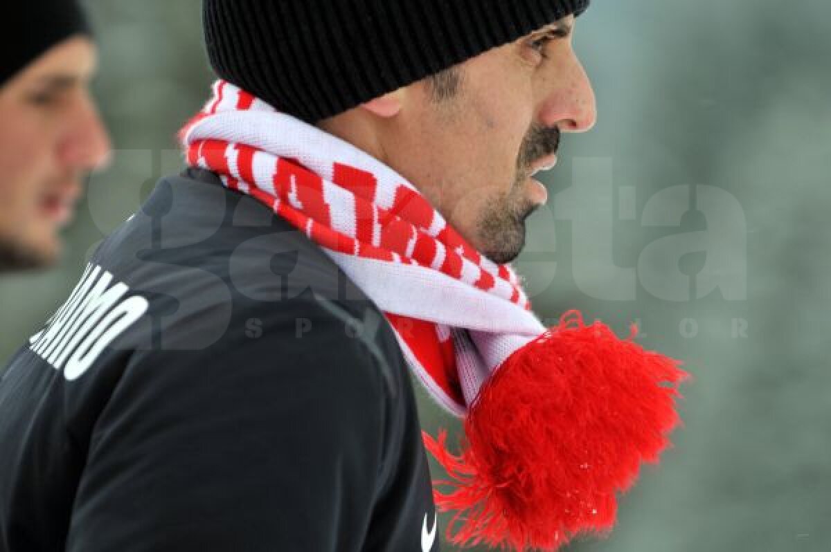 FOTO Talismanul "Corbului" » Dănciulescu nu se desparte în Poiana Braşov de fularul cu Dinamo