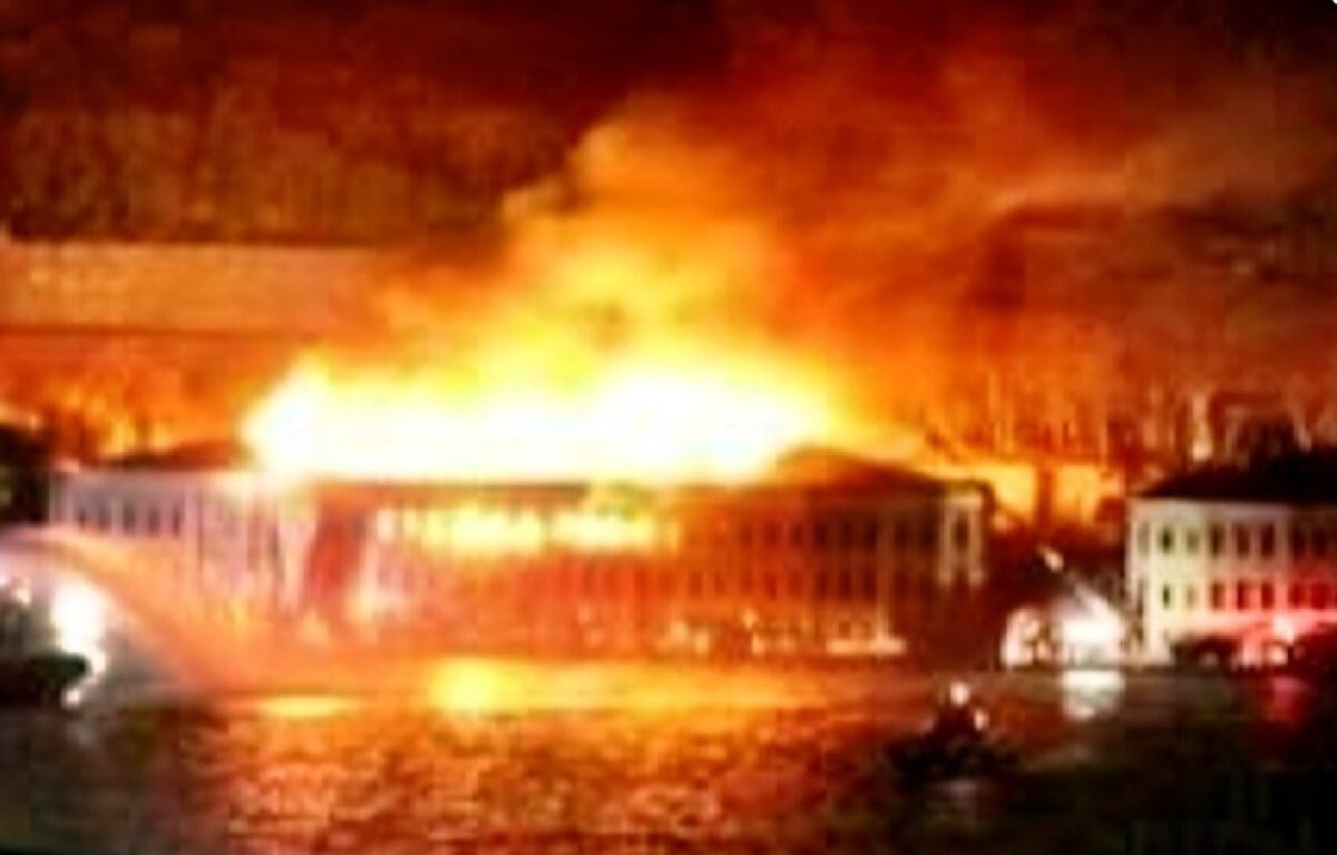 Sneijder şi Yolanthe şi-au început aventura la Istanbul cu o sperietură » Clădirea de lîngă hotel a luat foc
