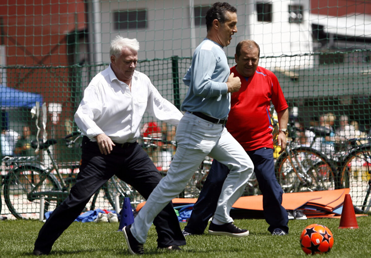 FOTO Suleymanul Stelei » Gazeta a fost acasă la Becali, în ziua în care s-au împlinit 10 ani de cînd i-a preluat pe roş-albaştri