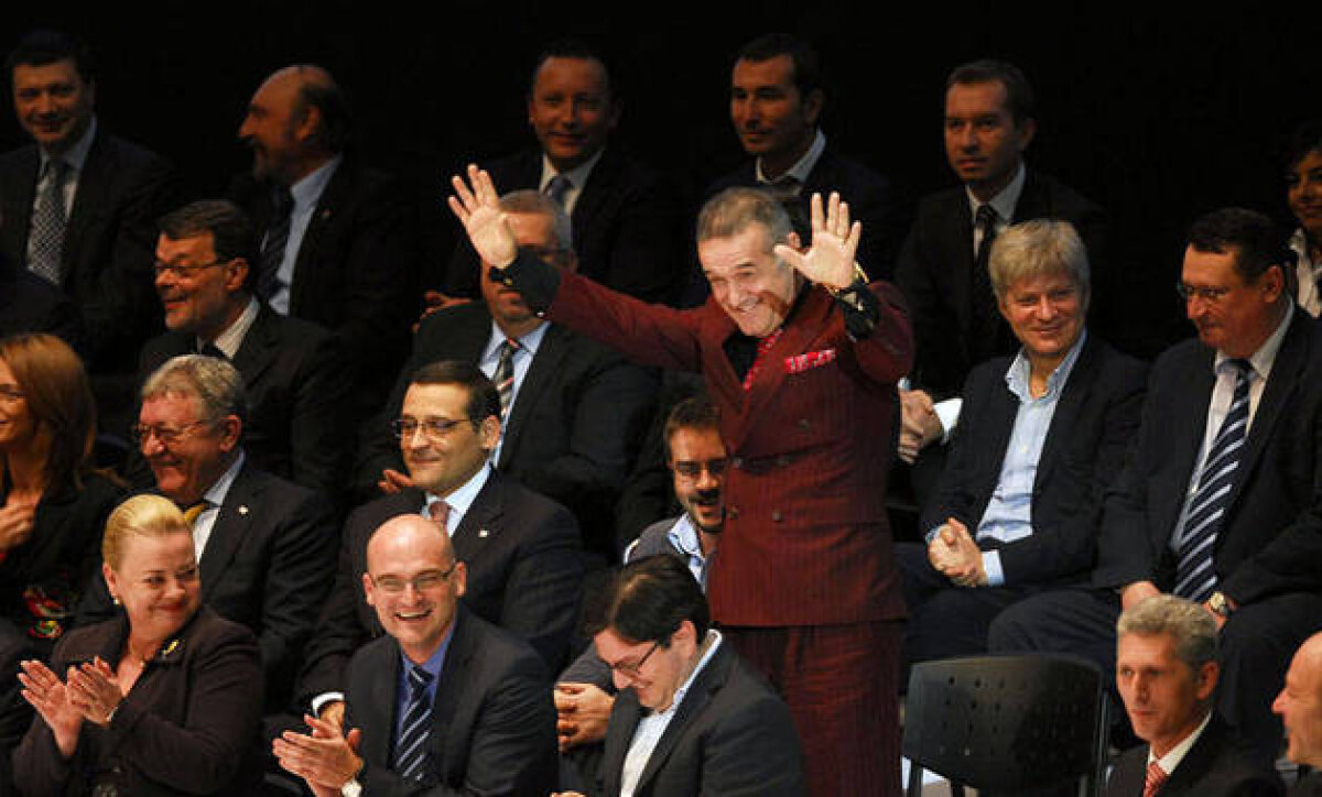 FOTO Suleymanul Stelei » Gazeta a fost acasă la Becali, în ziua în care s-au împlinit 10 ani de cînd i-a preluat pe roş-albaştri