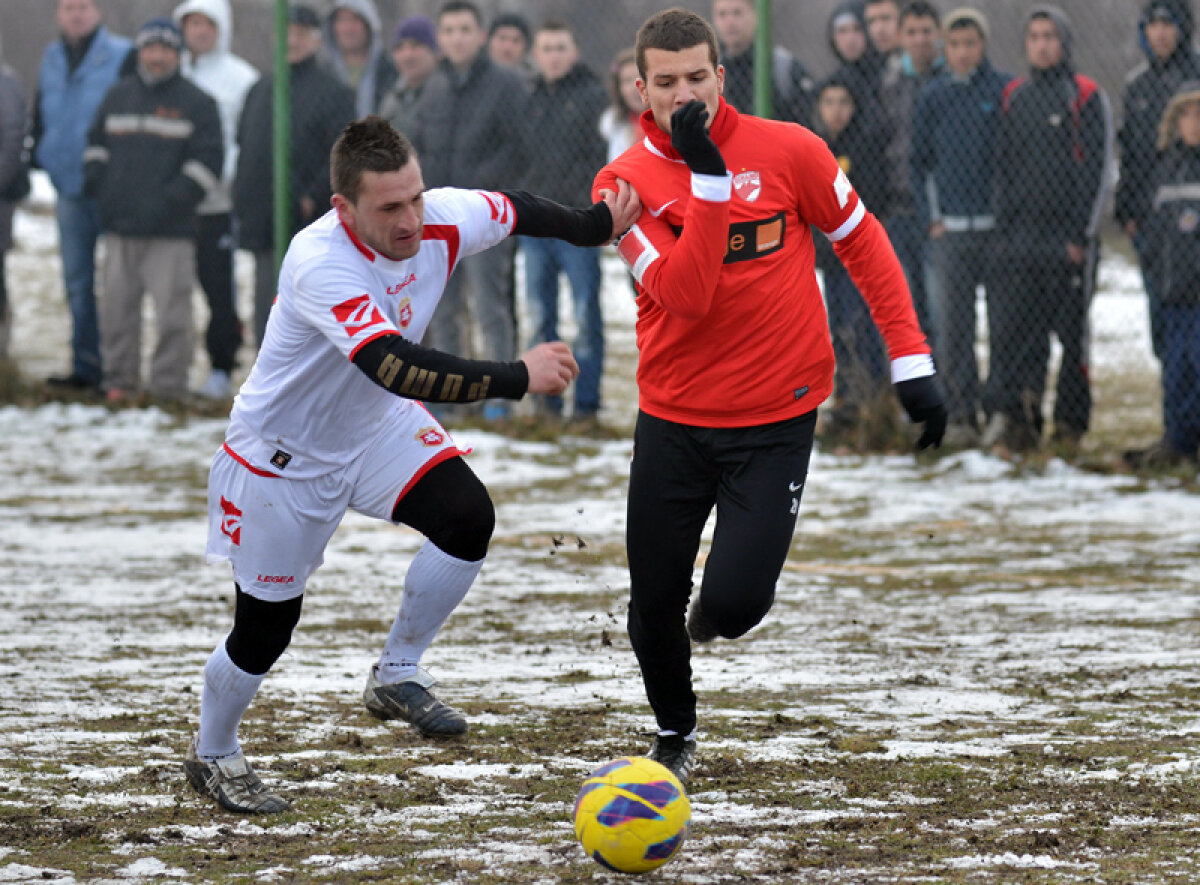 FOTO Farmecul vieţii la ţară » Distracţie şi voie bună la amicalul lui Dinamo cu AS Vulcan, 11-0