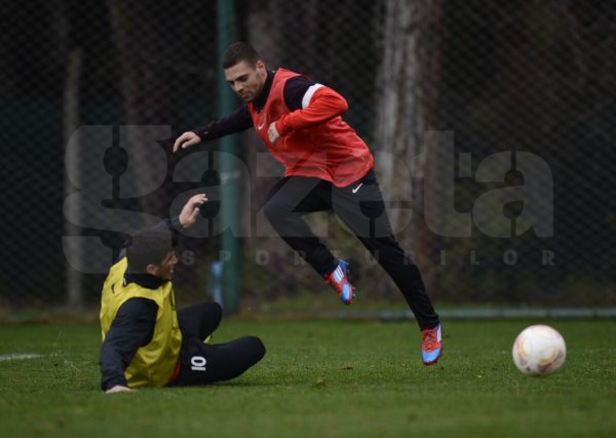 FOTO Se antrenează să scape de Ajax » Gata cu partea fizică! Reghe a început să pregătească duelurile din Europa