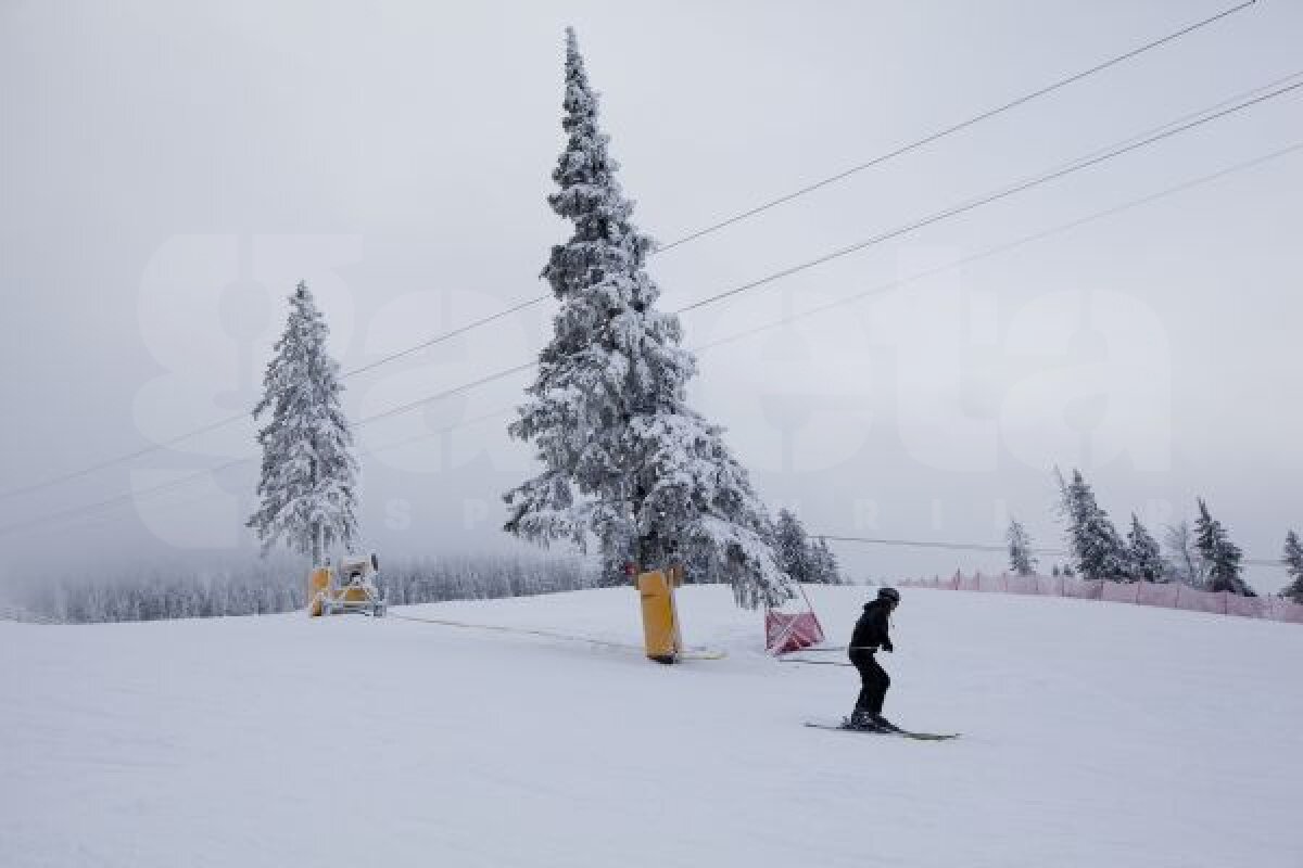 FOTO Drumul roşu e albastru » Cea mai lungă pîrtie de schi din România se găseşte în Poiana Braşov