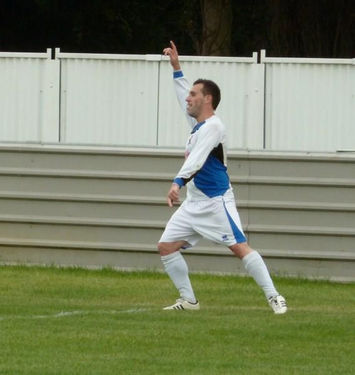 FOTO Curiosul caz al unei echipe româneşti care e la un pas de a evolua în Cupa Angliei