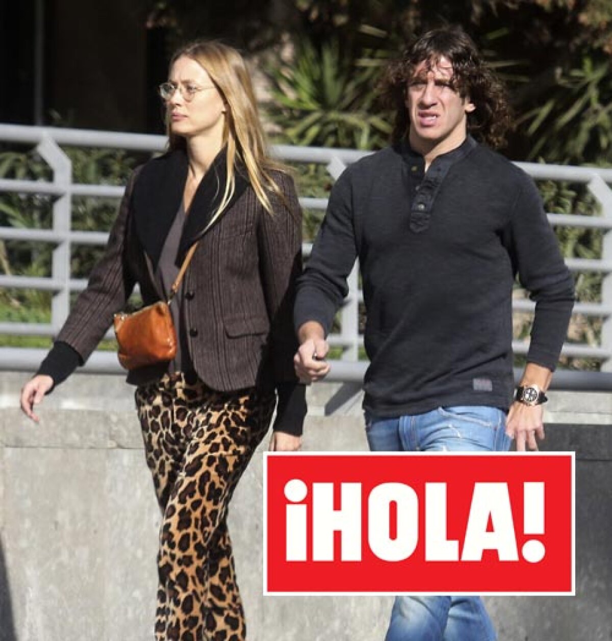 FOTO O nouă cucerire » Puyol şi modelul Vanessa Lorenzo au fost fotografiaţi la plimbare prin Barcelona