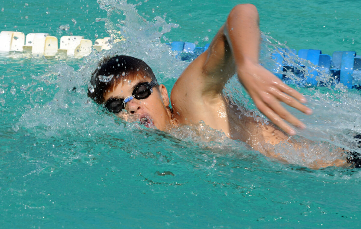 Micul Phelps » Robert Andrei Glinţă e marea speranţă a înotului masculin românesc