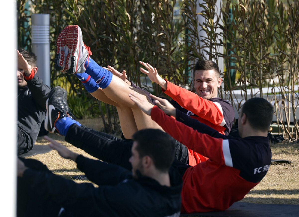 FOTO Copacabana nemţească :) Steaua s-a antrenat pe plajă în Antalya, sub comanda lui Thomas Neubert