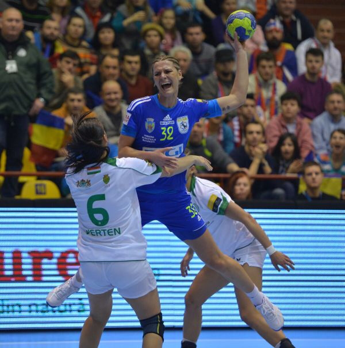 FOTO Duş rece de februarie » Oltchim a început strîmb în grupele principale ale Ligii, pierzînd cu Ferencvaros, 22-23