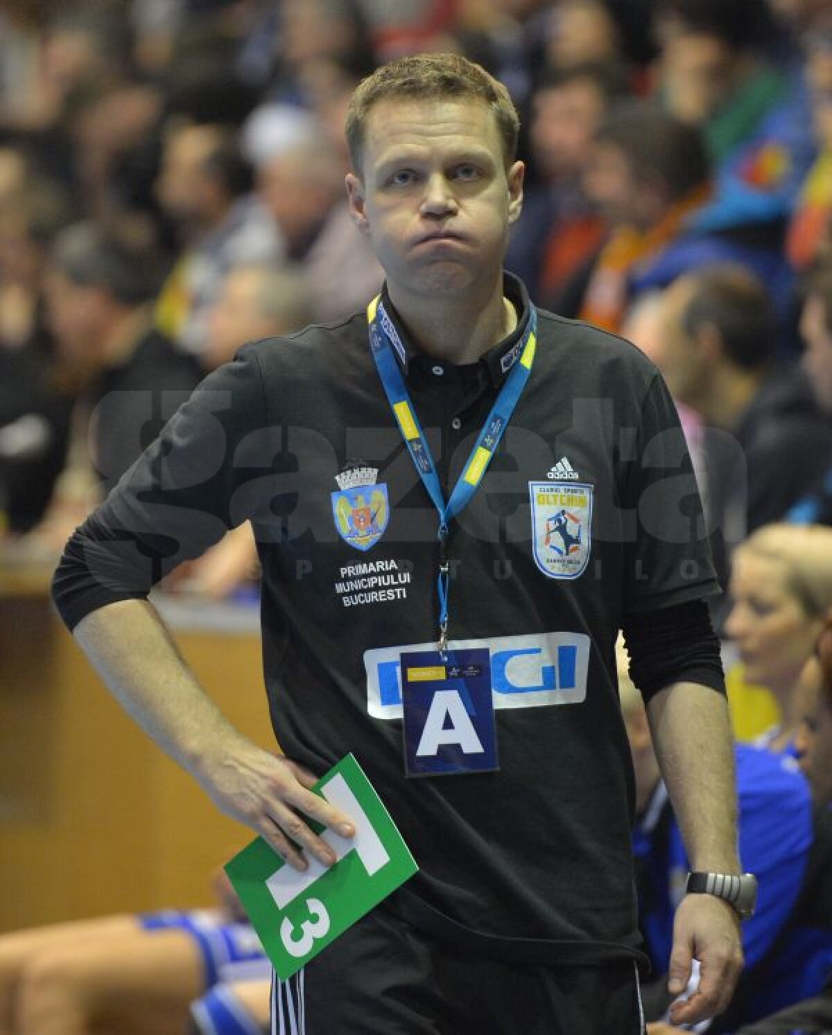 FOTO Duş rece de februarie » Oltchim a început strîmb în grupele principale ale Ligii, pierzînd cu Ferencvaros, 22-23