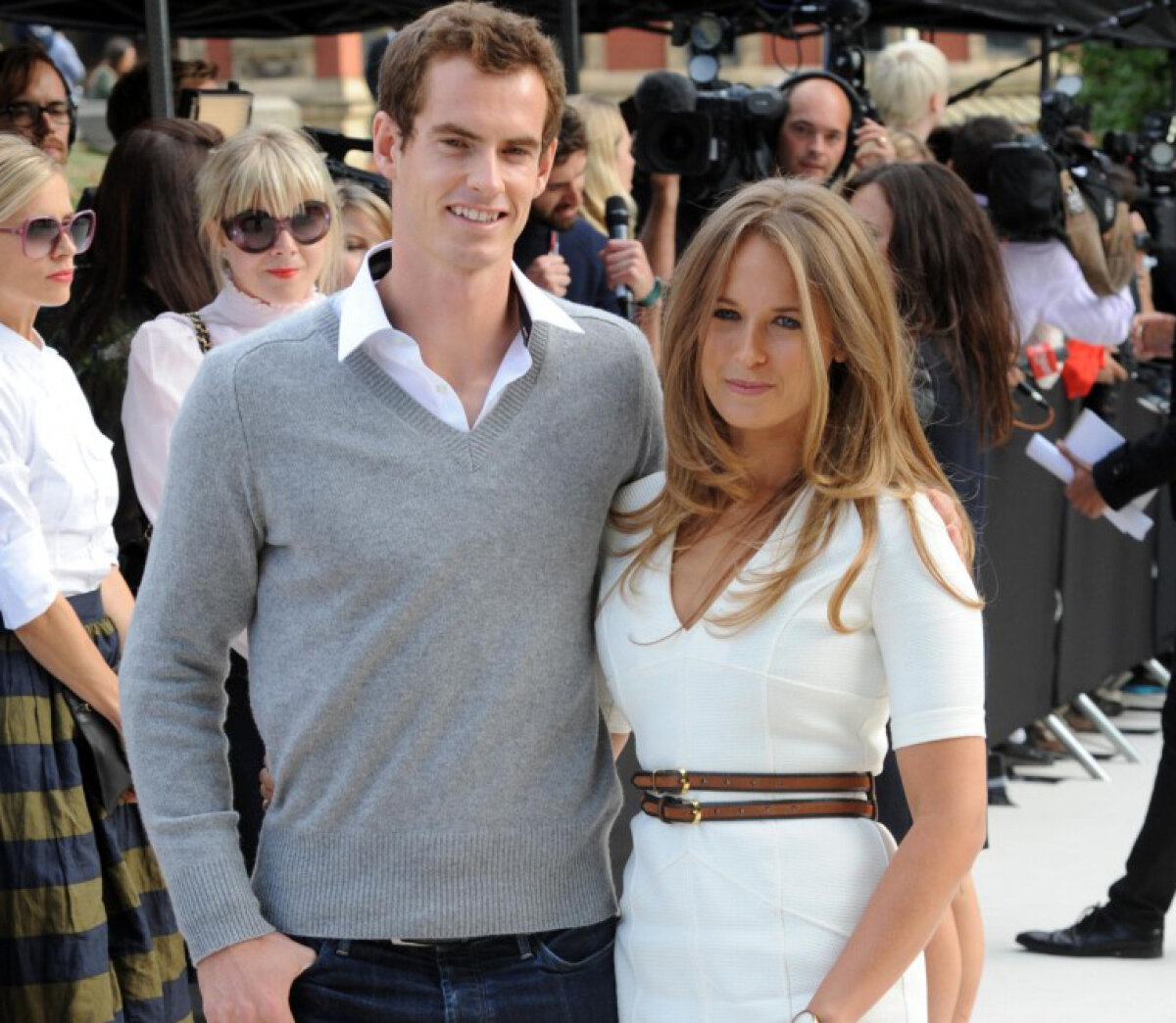 Soţiile şi iubitele "pregătesc" turul cu Ajax! » Steliştii vor avea liber la sex înaintea meciului cu olandezii