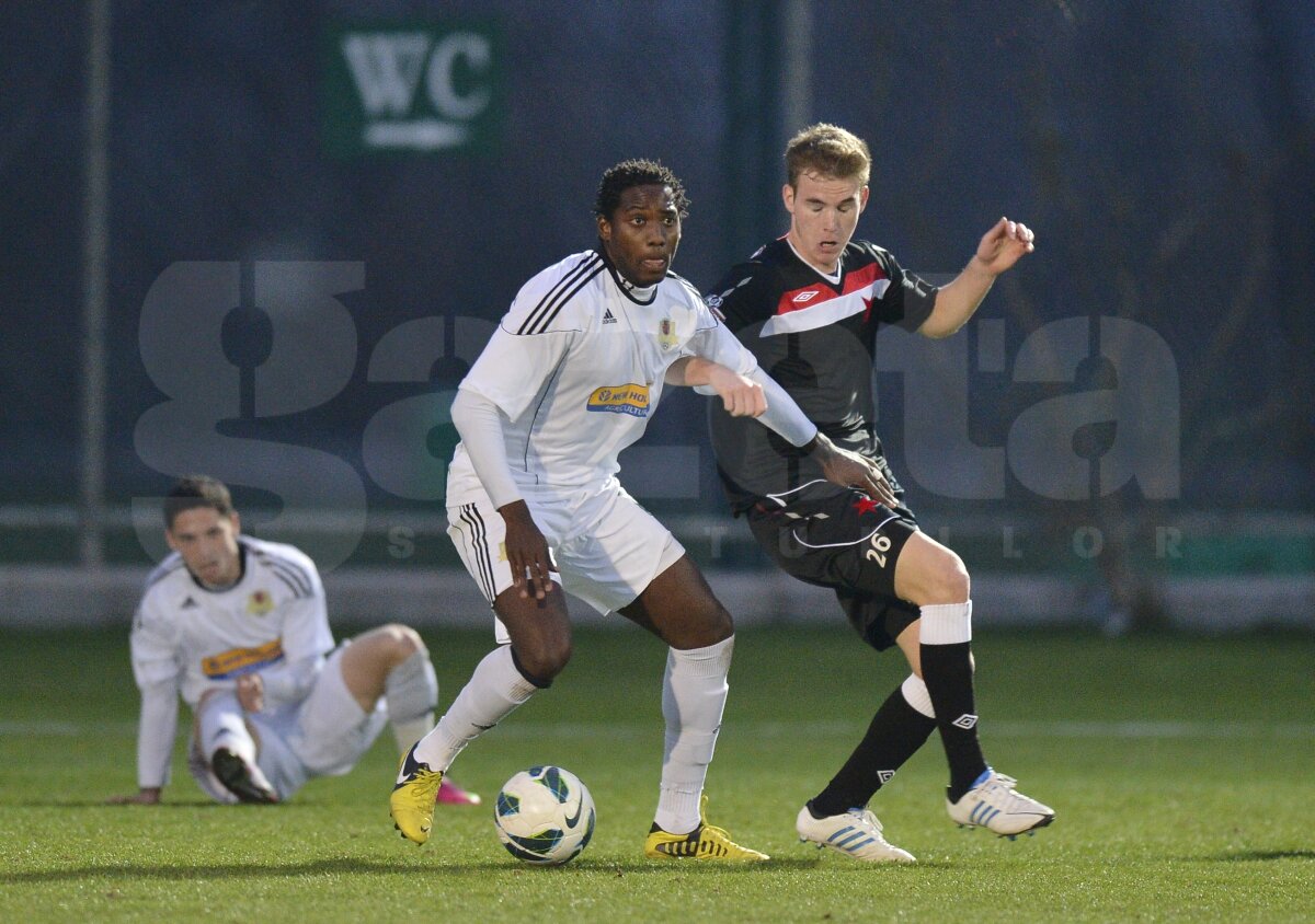 FOTO Ploaia a stricat planurile Vasluiului şi Petrolului » Alte 3 echipe româneşti au jucat astăzi