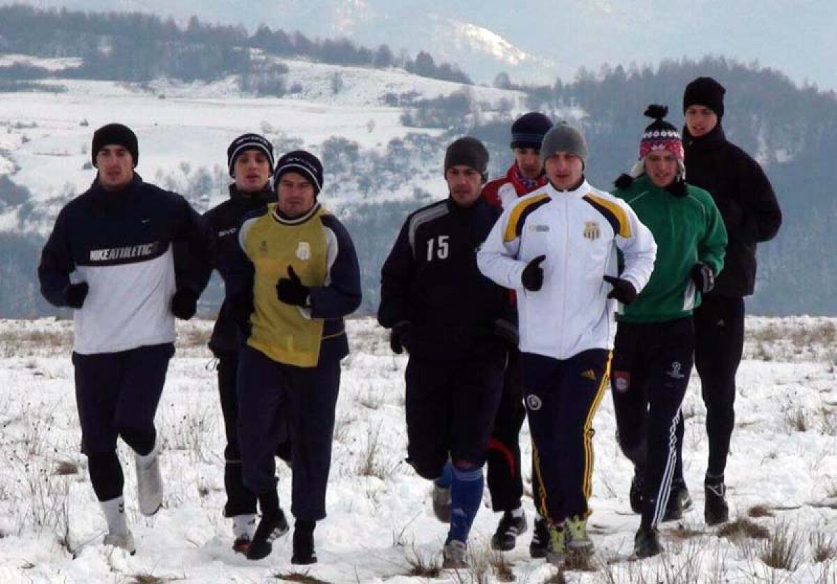 Nomazii fotbalului românesc » FC Maramureş a schimbat 4 case în şase luni. Unul dintre jucătorii ei a făcut naveta 1300 de kilometri!