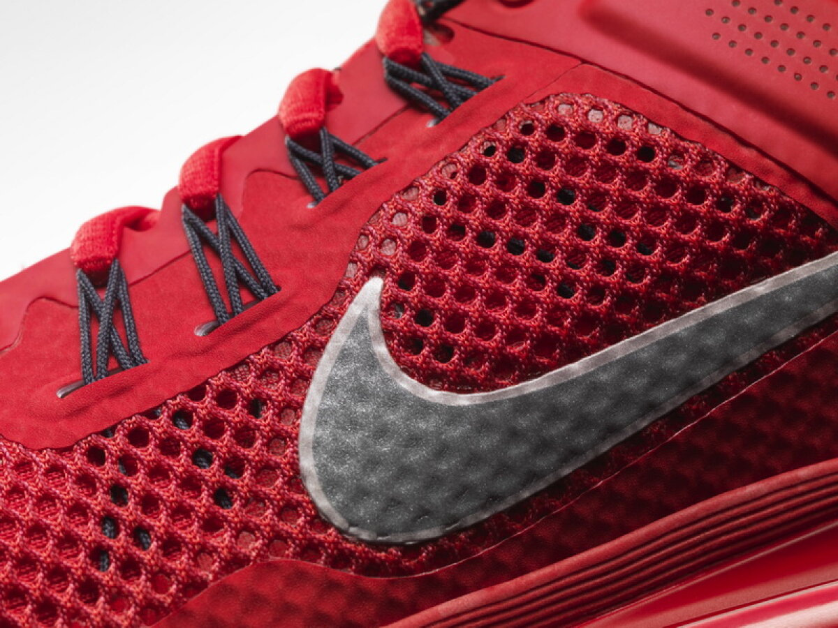 Nike Air Max+ 2013, un pantof legendar mai flexibil ca niciodata