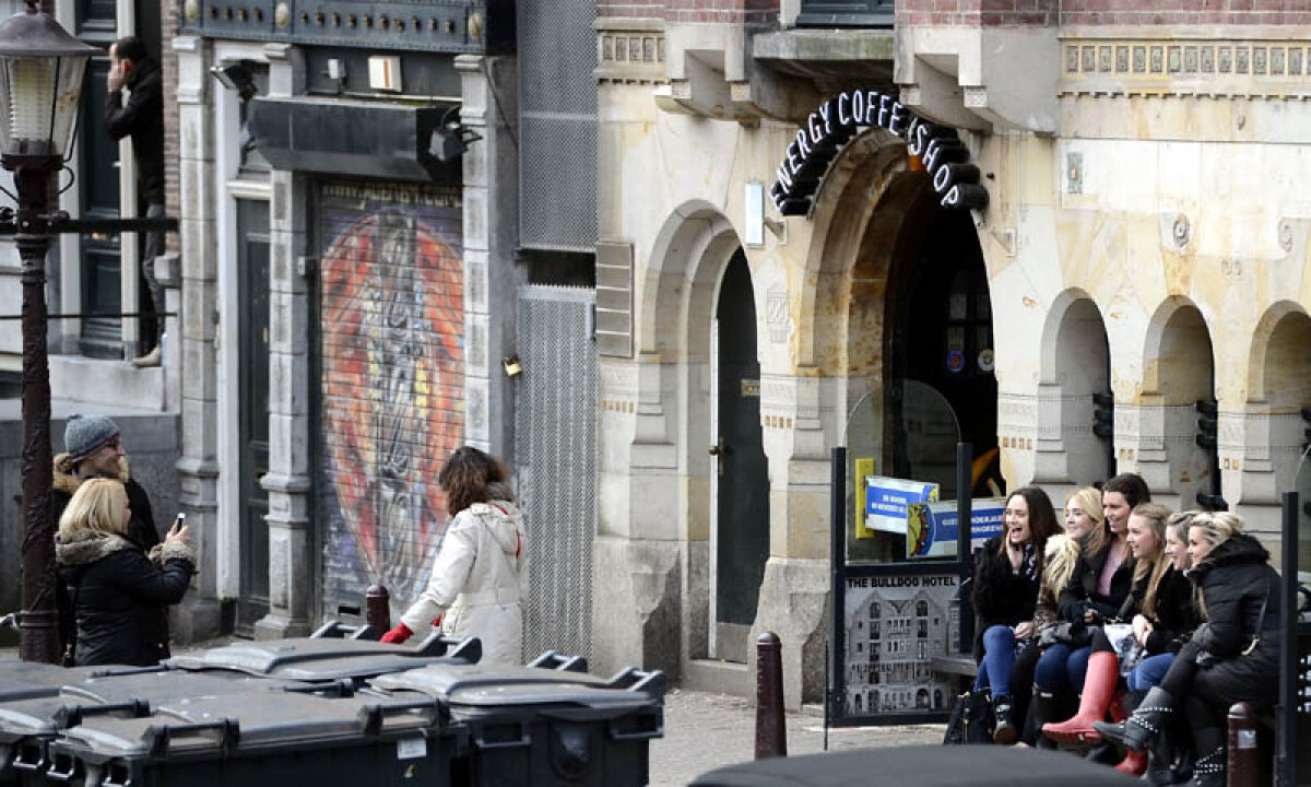 Oraş sigur, galerie rea » Fanii lui Ajax îi avertizează pe rivalii roş-albaştri să nu provoace incidente la Amsterdam