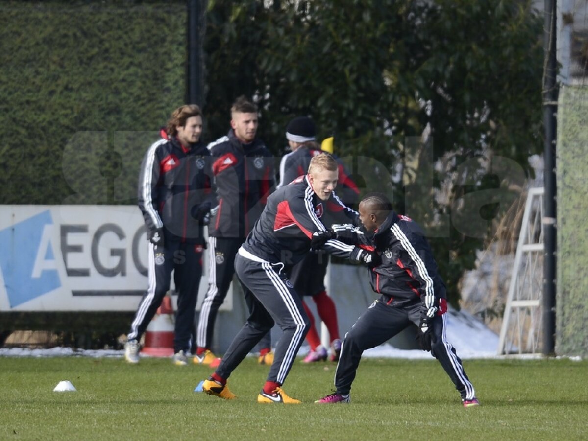 FOTO Pe ultima sută de metri » Ajax a efectuat antrenamentul oficial înaintea meciului cu Steaua