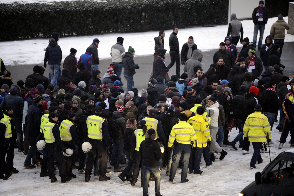 FOTO Fanii Stelei s-au şi distrat la Amsterdam: "Am dormit duşi de la atîta marijuana" :D