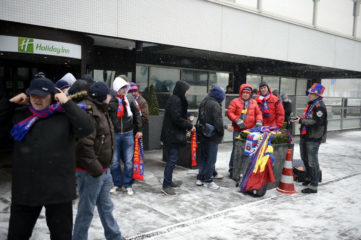FOTO Fanii Stelei s-au şi distrat la Amsterdam: "Am dormit duşi de la atîta marijuana" :D