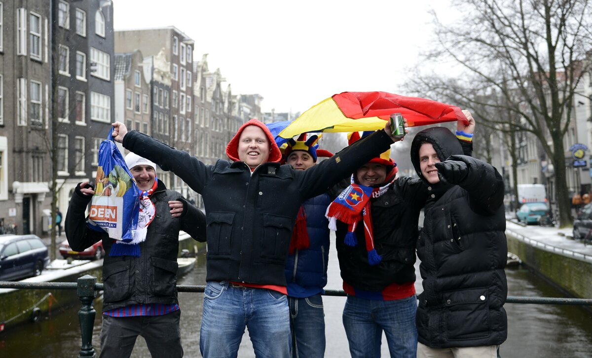 FOTO Fanii Stelei s-au şi distrat la Amsterdam: "Am dormit duşi de la atîta marijuana" :D