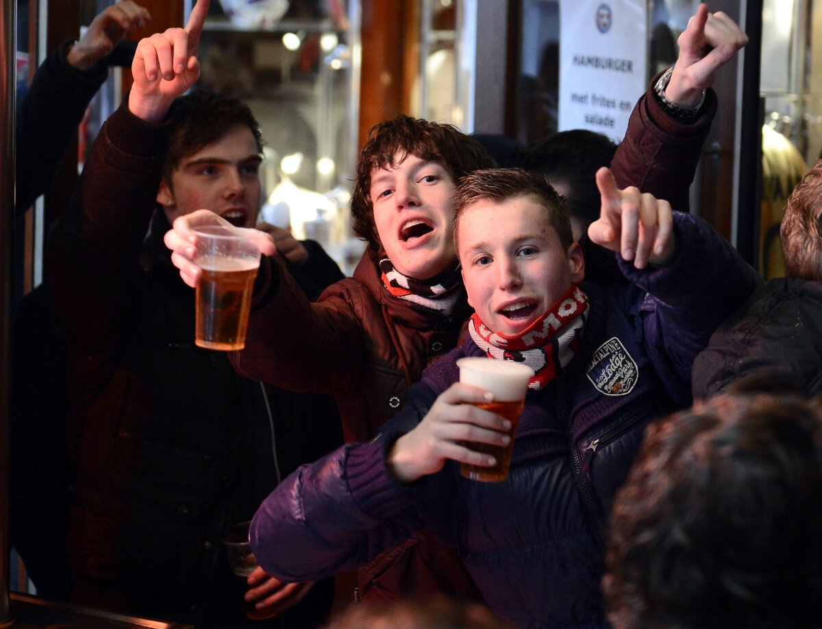 FOTO Fanii Stelei s-au şi distrat la Amsterdam: "Am dormit duşi de la atîta marijuana" :D