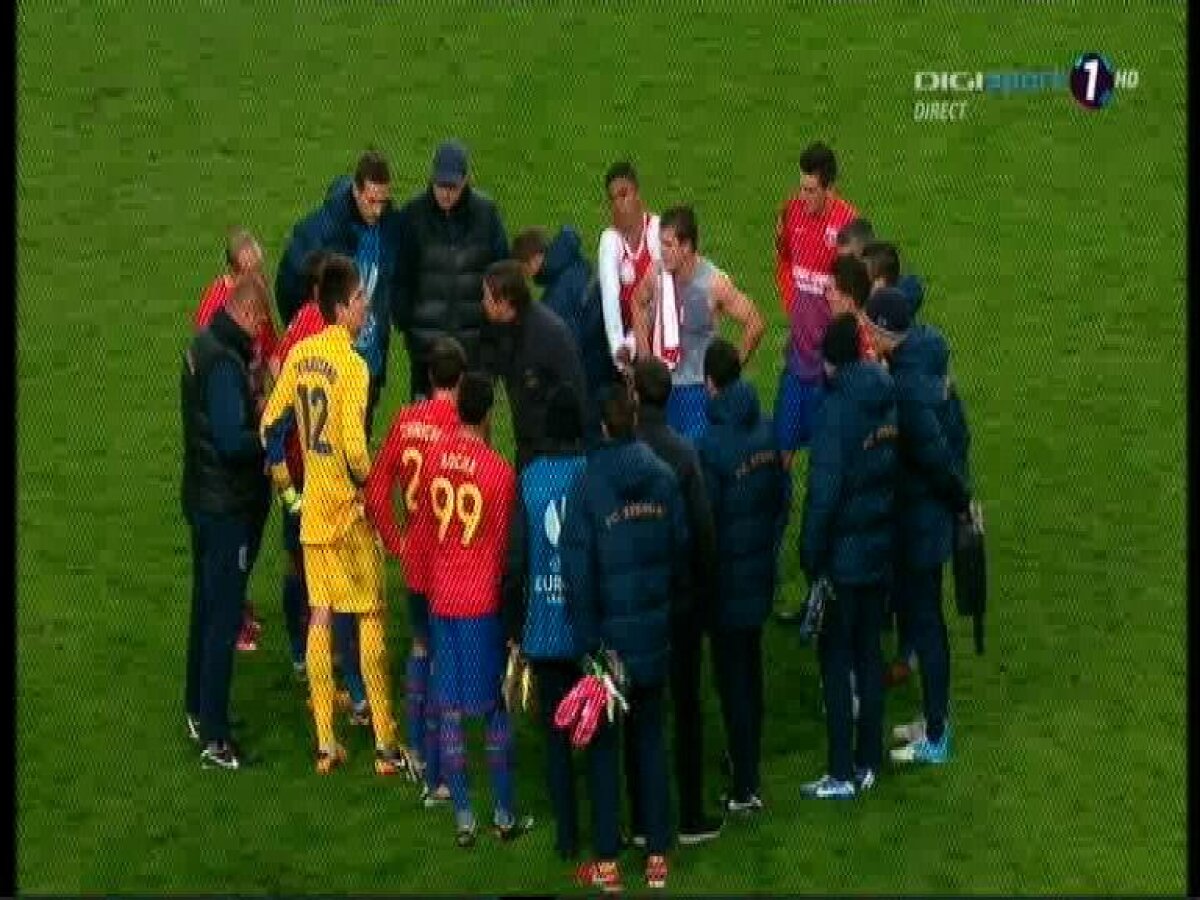 VIDEO Reghe furios » Tehnicianul Stelei a răbufnit la adresa elevilor după eşecul cu Ajax