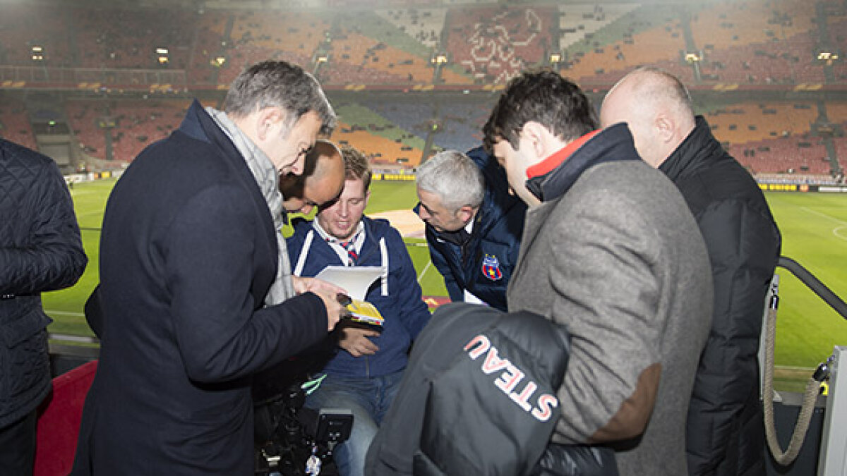 FOTO Site-ul oficial al celor de la Ajax a scris despre vizita lui Neşu pe Amsterdam ArenA